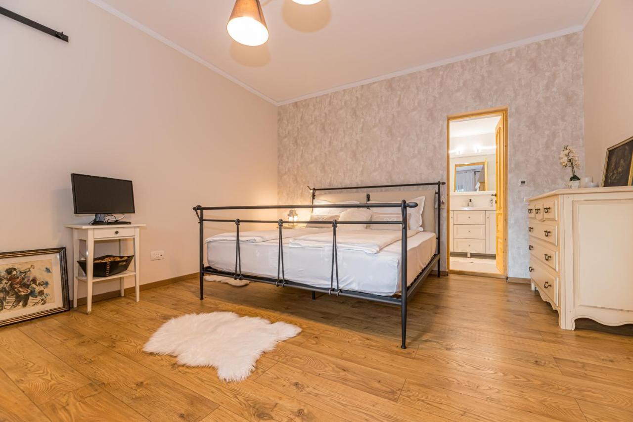 Home Alone Brasov Ngoại thất bức ảnh